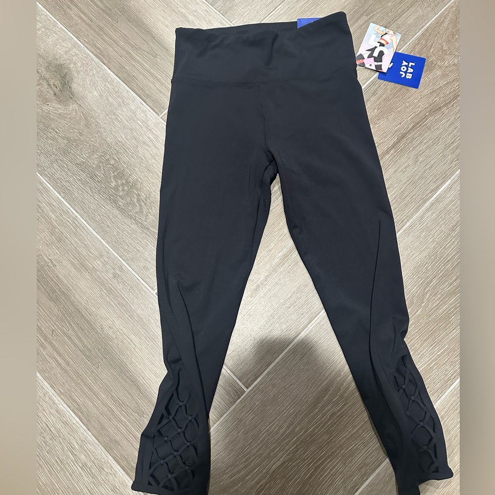 Super Cute Black 3/4 Length JoyLab brand leggings